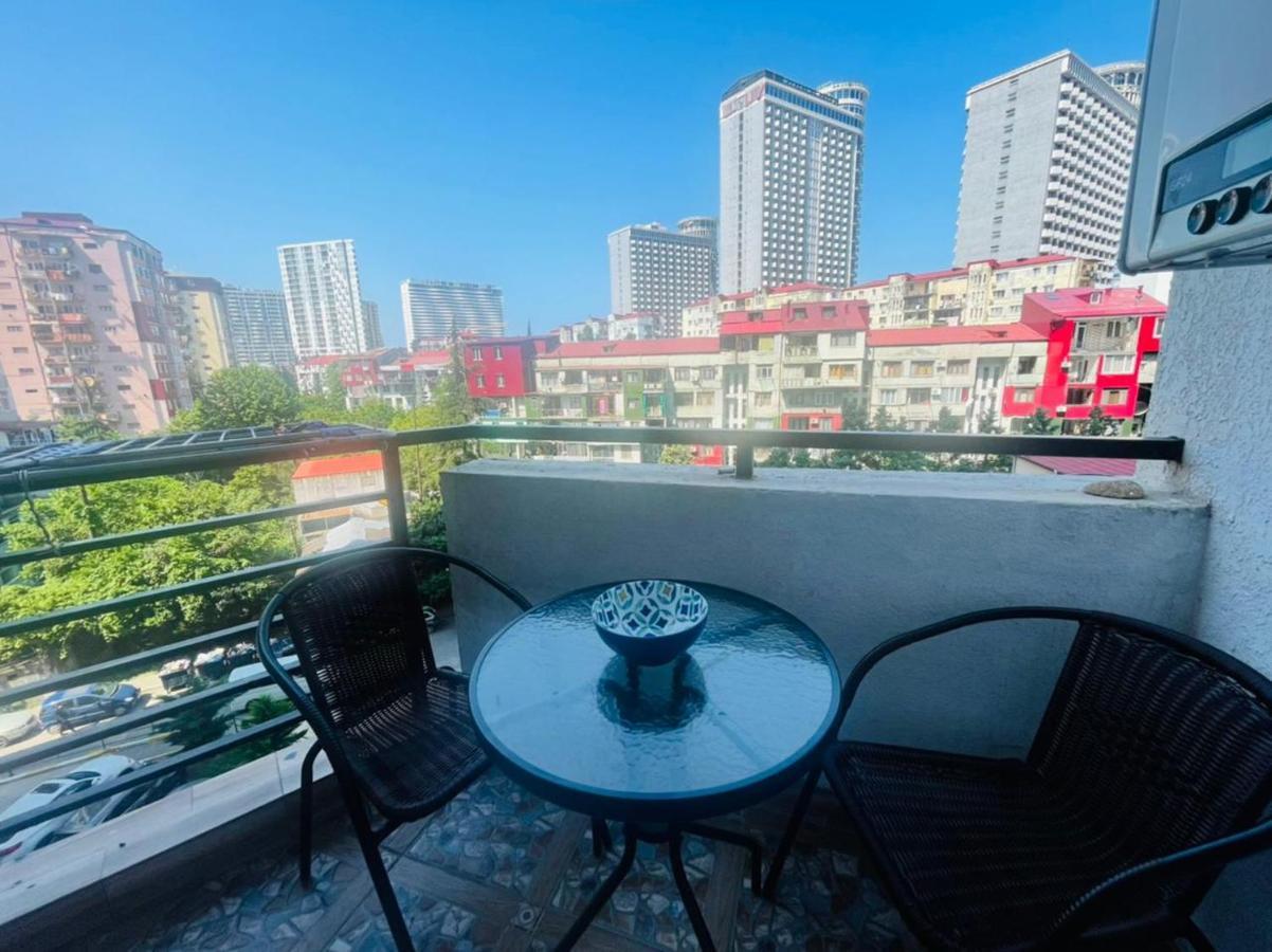 Sunny Mood Batumi Apartamento Exterior foto